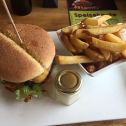 Burgerfreunde - Cheeseburger-Menü