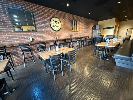 Guy's for Lunch by null