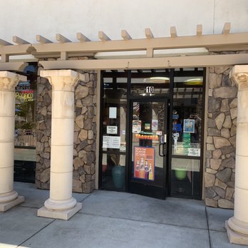 3 Hermanos Taqueria - the entrance to the restaurant - Mexican Near Me - Lincoln, California 3 Hermanos Taqueria - the entrance to the restaurant - Mexican Near Me - Lincoln, California