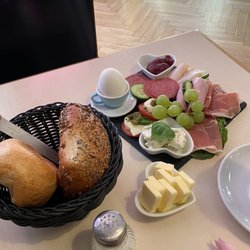 Café Pause - Frühstück auf Wunsch ohne Käse und mit Ei.