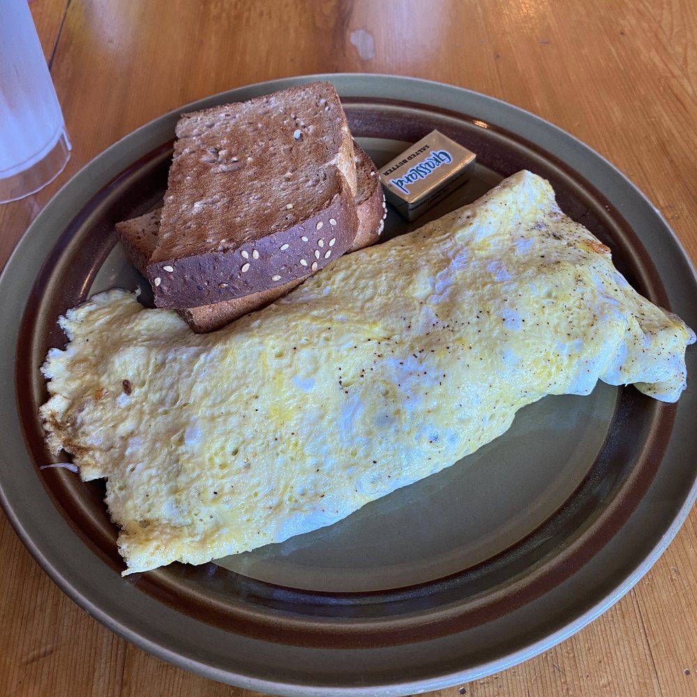 Java Bay - One of the omelettes with toast - Breakfast & Brunch Near Me - Marquette, Michigan