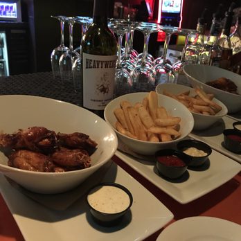 Lucca Bar & Grill - Steak Fries in the middle - New American Near Me - Benicia, California