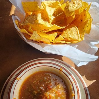 Sadie's - Chips and salsa - New Mexican Cuisine Near Me - Albuquerque, New Mexico