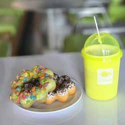 Goolu Tea - Phoenix dancong tea with lime cream & Mochi donuts