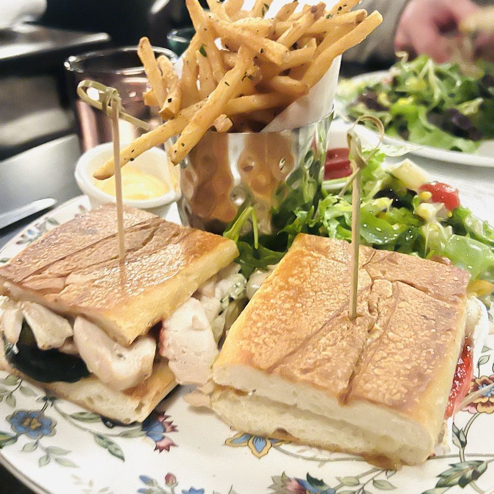 Bar Clementine - Chicken Sandwich - Cocktail Bars Near Me - Islip, New York Bar Clementine - Chicken Sandwich - Cocktail Bars Near Me - Islip, New York