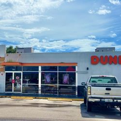 Dunkin' - Outside