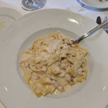 Il Pastaio - Delicious fettucinni alfredo they made for me I think I added chicken in there too! - Italian Near Me - Beverly Hills, California Il Pastaio - Delicious fettucinni alfredo they made for me I think I added chicken in there too! - Italian Near Me - Beverly Hills, California