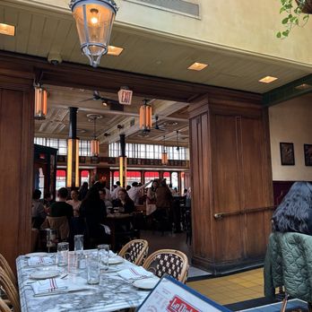 Le Diplomate - Brasseries Near Me - Washington, DC, District of Columbia