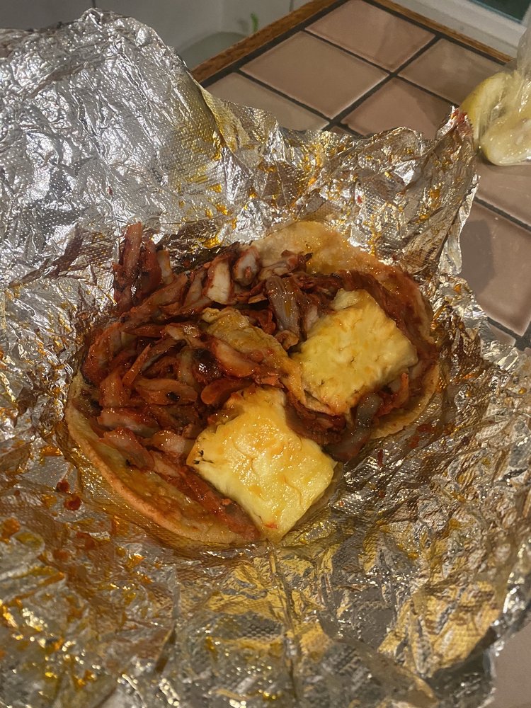 Ricos Tacos Naomi 