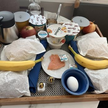 Waters Edge Hotel - Breakfast! - Hotels Near Me - Belvedere Tiburon, California Waters Edge Hotel - Breakfast! - Hotels Near Me - Belvedere Tiburon, California