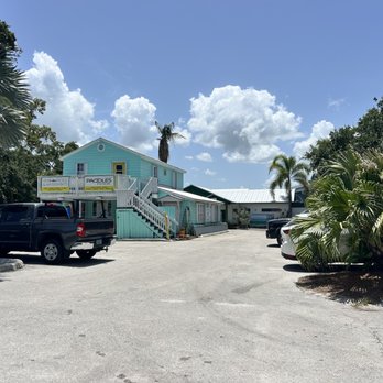 Riverside Cafe - Entrance - Sports Bars Near Me - Vero Beach, Florida