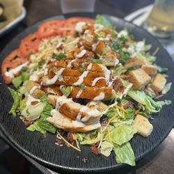 Buffalo Wild Wings - Honey bbq. Chicken salad