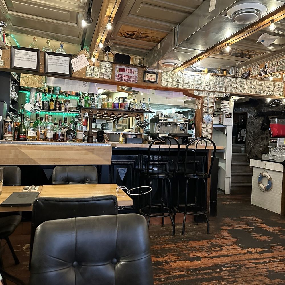 Bistro St-Malo - Bistros Near Me - Quebec City, Quebec Bistro St-Malo - Bistros Near Me - Quebec City, Quebec