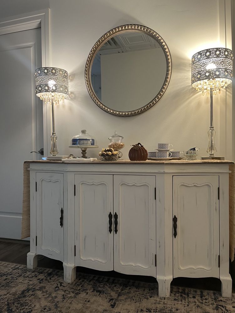 Ellen Glen Waxing and Facials Logo