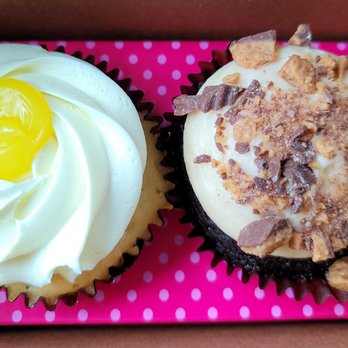 Smallcakes Medallion - Yummy cupcakes - Cupcakes Near Me - Dallas, Texas Smallcakes Medallion - Yummy cupcakes - Cupcakes Near Me - Dallas, Texas