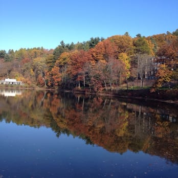 Mount Holyoke College - Lower lake - Colleges & Universities Near Me - South Hadley, Massachusetts