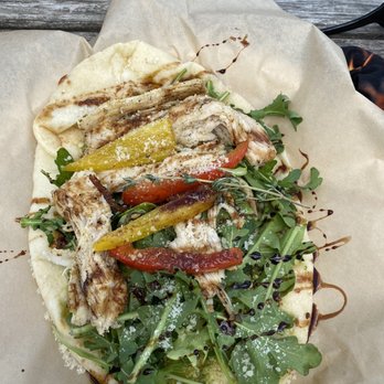 Arrington Vineyards - Chicken Flatbread - Wine Tasting Room Near Me - Arrington, Tennessee