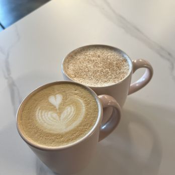 Roamer Coffee House - Chai tea latte and caramel latte - Coffee & Tea Near Me - Reno, Nevada