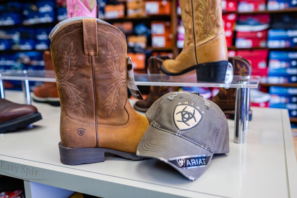 HAYES SHOES GLASGOW Updated September 2024 18 Photos 224 S L