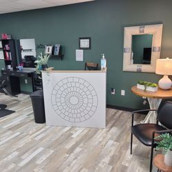 Wildly Tamed Hair Salon - check-in desk