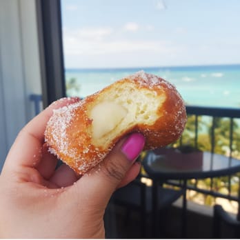Leonard's Bakery - Bakeries Near Me - Honolulu, Hawaii