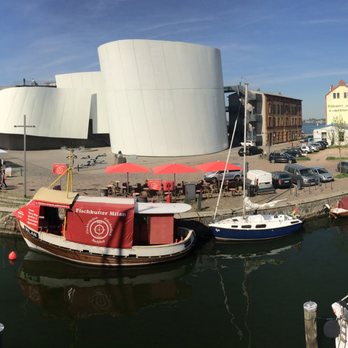 Fischkutter Milan - Fischkutter Milan direkt am Ozeaneum. Warum schmeckt es hier so gut? Weil sich hier der Chef noch selbst um die Qualität kümmert. - Fish & Chips Near Me - Stralsund, MV Fischkutter Milan - Fischkutter Milan direkt am Ozeaneum. Warum schmeckt es hier so gut? Weil sich hier der Chef noch selbst um die Qualität kümmert. - Fish & Chips Near Me - Stralsund, MV