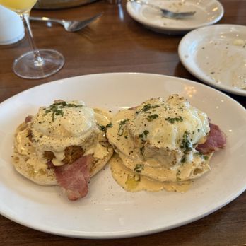 The Ravenous Pig - Crab Benedict - New American Near Me - Winter Park, Florida The Ravenous Pig - Crab Benedict - New American Near Me - Winter Park, Florida