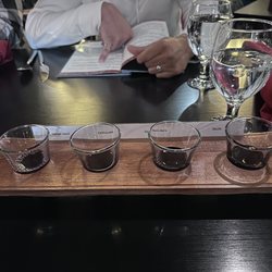 Vicky's Bistro Wine Bar - Wine flight