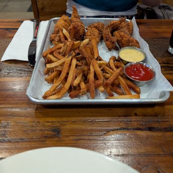 Toast - Scott’s Walk - Chicken and fries - Bars Near Me - Richmond, Virginia