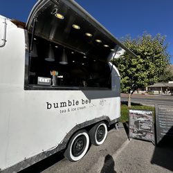Bumble Bee Tea & Ice Cream - Cutest store front!