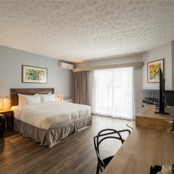 Hôtel Suites Lac-Brome - Accessible room with king bed