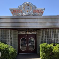 Bert's Diner - Store front.