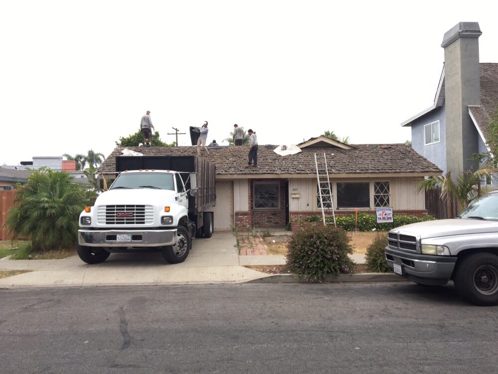 Slide of Luis Mendoza Roofing