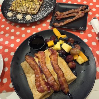 Geppetto Cafe - Bonhour crepe - Creperies Near Me - Pittsburgh, Pennsylvania