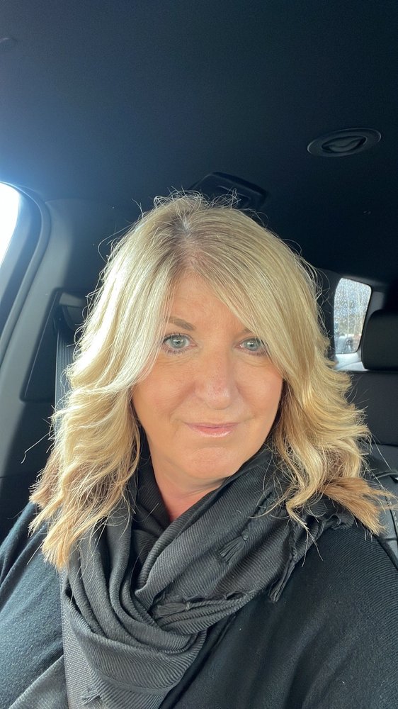 Ooh La La Hair Salon Image