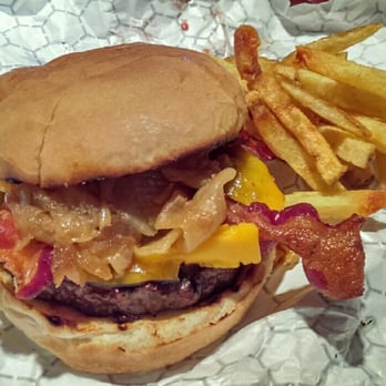 Belles - The Bandito: Hardwick Farms grass-fed beef with sauteed onions, cheddar cheese and bacon - American Near Me - Watertown, Massachusetts