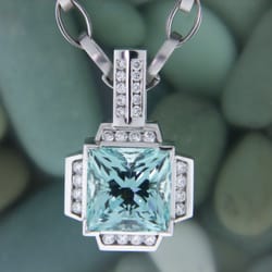 Caffray Jewellers - 18ct Aquamarine and diamond