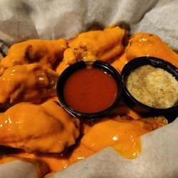 JT's Brew & Grill - Wings