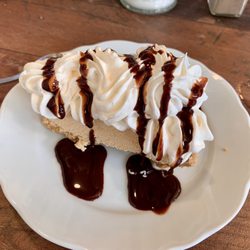 Leah's Korner Kafe - Peanut butter pie