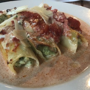 Babbo's Spaghetteria - Cannelloni of the day: Spinach & ricotta/marscapone- pretty dang rich n tasty. #BradyEats - Italian Near Me - Chesterfield, Missouri Babbo's Spaghetteria - Cannelloni of the day: Spinach & ricotta/marscapone- pretty dang rich n tasty. #BradyEats - Italian Near Me - Chesterfield, Missouri