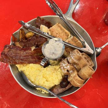Whispering Canyon Cafe - All-You-Care-To-Enjoy Signature Skillet - Barbeque Near Me - Lake Buena Vista, Florida Whispering Canyon Cafe - All-You-Care-To-Enjoy Signature Skillet - Barbeque Near Me - Lake Buena Vista, Florida