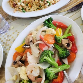 Saigon Paradise Restaurant - Seafood vegtables - Vietnamese Near Me - Edmonton, Alberta