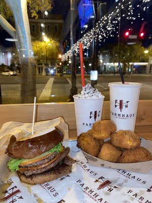 Farmhaus Burger by null