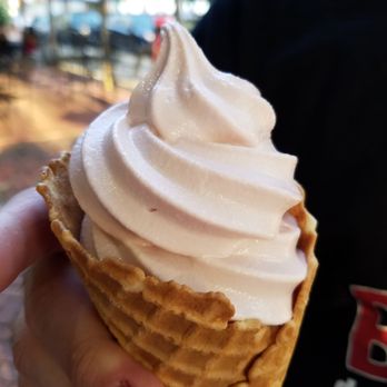 Piper's Soft Serve Bar - Black raspberry, cheesecake, rum - Ice Cream & Frozen Yogurt Near Me - Covington, Kentucky Piper's Soft Serve Bar - Black raspberry, cheesecake, rum - Ice Cream & Frozen Yogurt Near Me - Covington, Kentucky