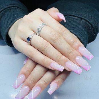 Hollywood Nails Salon - Full set gel acrylic with design - Nail Salons Near Me - South Riding, Virginia