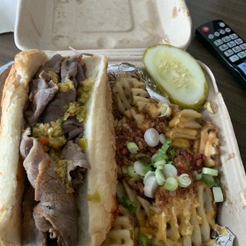 Flo & Santos - Italian beef and Cheddar fries - Pizza Near Me - Chicago, Illinois