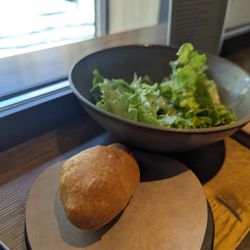Arima - Buñuelo de piquillo relleno, lechuga batavia