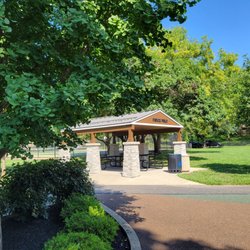 Pierce Field - Shelterhouse with picnic tables
