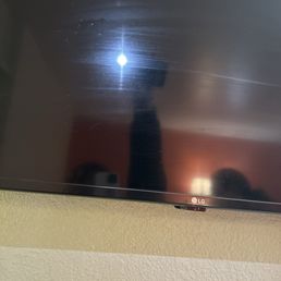 Motel 6 - tv is disgusting - Hotels Near Me - Yreka, California