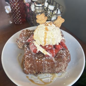 Honeybear Cafe - Churro French Toast - Breakfast & Brunch Near Me - Chicago, Illinois
